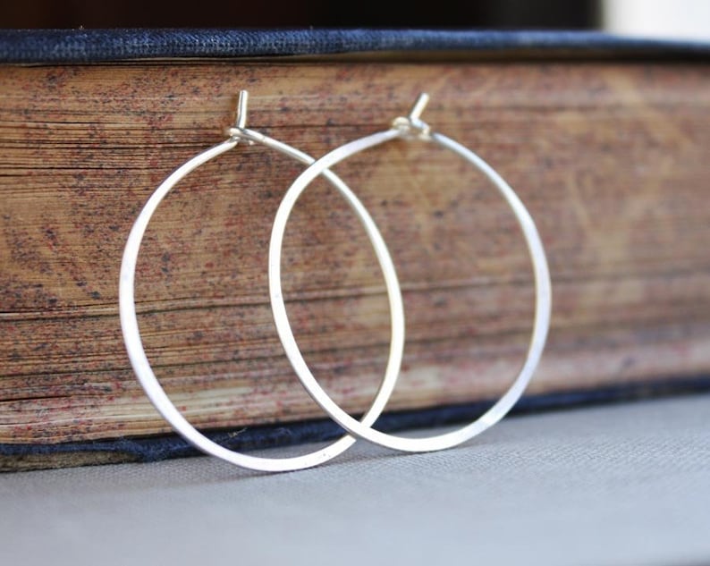 SILVER HOOPS -BLUE