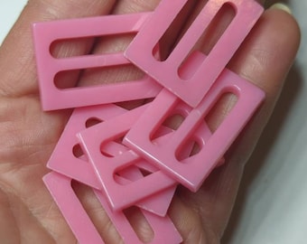 6 vintage 1 1/4 "x 7/8" Kunststoff 30 mm Schnallen Schieber 7/8 "Löcher Schal Schieber DIY Gürtelschnallen alte antike Handwerk Nähzubehör rosa