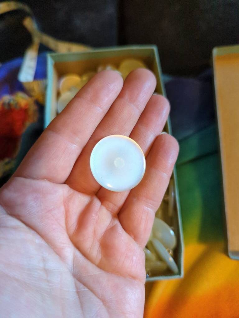 Big Old Buttons 1 1/8