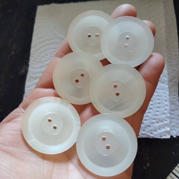 6 Huge Buttons vintage 2 hole buttons sewing crafting coats sweaters 1 3/8" plastic pearlized 35mm XL old antique buttons 55L plateau