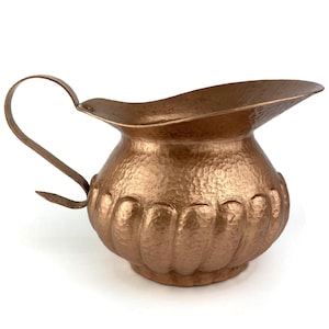 ヴィンテージ銅製ピッチャー - 鉄製ハンドル付き手打ち金属製