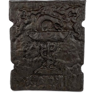 20th Century Hygieia&#39;s Bowl Wall Frieze, Cast Iron Ornate Relief Fireback, Fireplace Insert, Iron Decorative Plate, Hearth Accessory 1900s