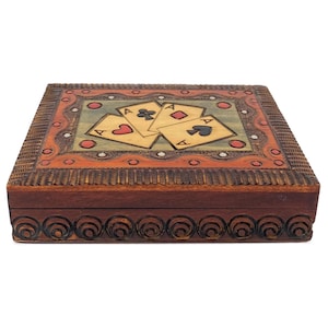 Vintage houten kaartendoos, pokerontwerp opbergkoffer, handgemaakte houten speeldoos, tweedekker speelkaarthouder, casinodecor, klein cadeau-idee