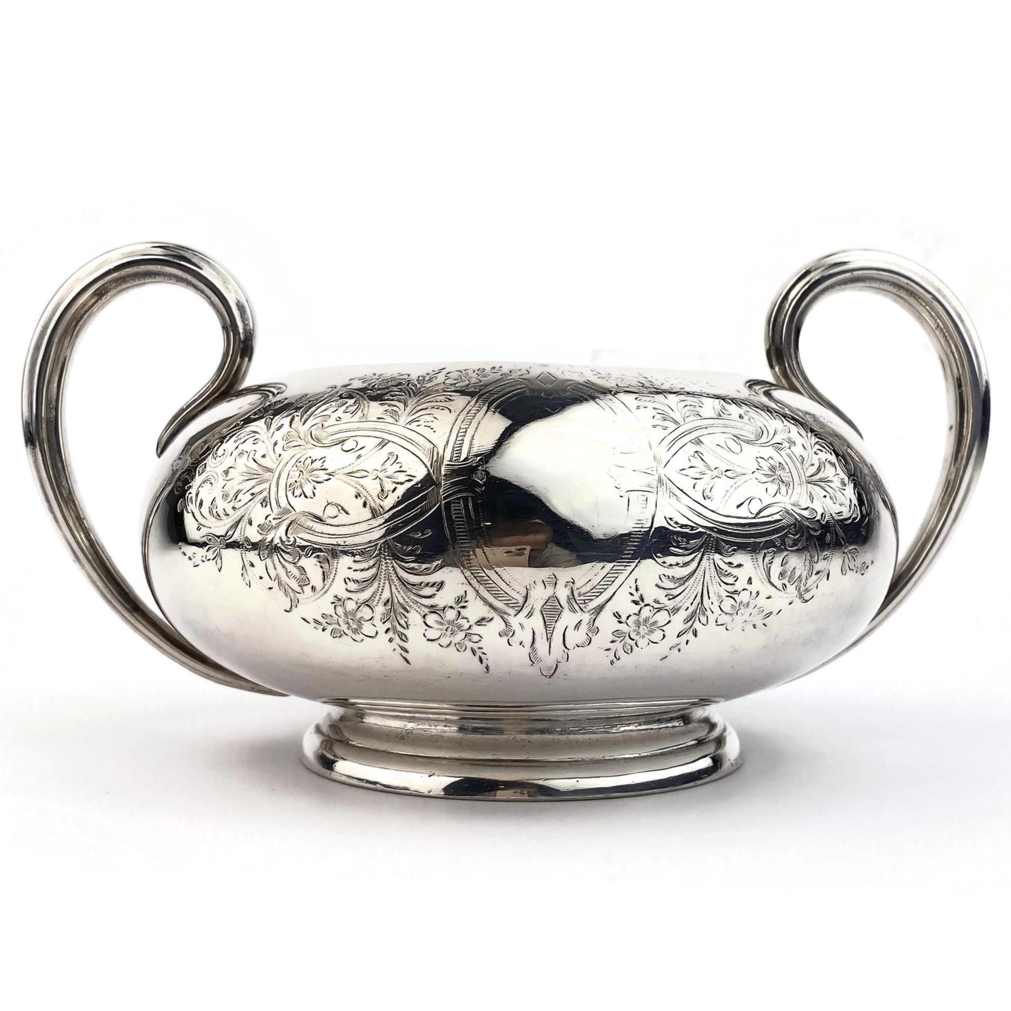 英国　エルキントン社製　銀製器　アンティーク アンティークのエルキントンシュガーボウル、シルバーメッキのツイン