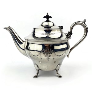 Victorian Style Silver Plated Teapot, Vintage EPBM 1 Liter Coffee Pot, Footed Base & Etched Ornate, Barware Decor, Silverware England
