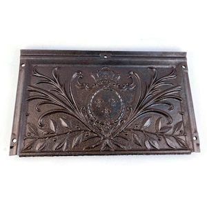 Plaque de cheminée ancienne en fonte, plaque de cheminée ornée d'un écusson, panneau mural en fer des années 1900, motif royal à fleurs de lys, coupe-feu épais