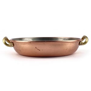 Panela redonda pequena, 19 cm, vintage francesa, revestida de cobre estanhado, com alças de latão.