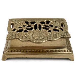 Portasellos de latón inglés, caja para sellos con girasol perforado, portasellos, caja para sellos estilo Hollywood Regency, decoración de escritorio de oficina, pequeño obsequio