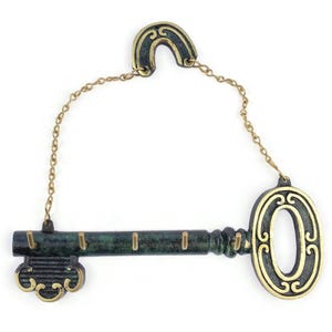 Wall Mounted Key Stand - 5 Hooks, Vintage Brass Key Holder, Skeleton Key Shape Car Key Hook, Entryway Key Storage, Antique Lover Gift Idea