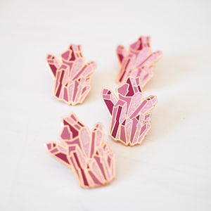 Pink Crystal pin enamel pin lapel pin glitter pin gem pin crystal gift enamel jewellery gem gift pin game flair game imagem 2