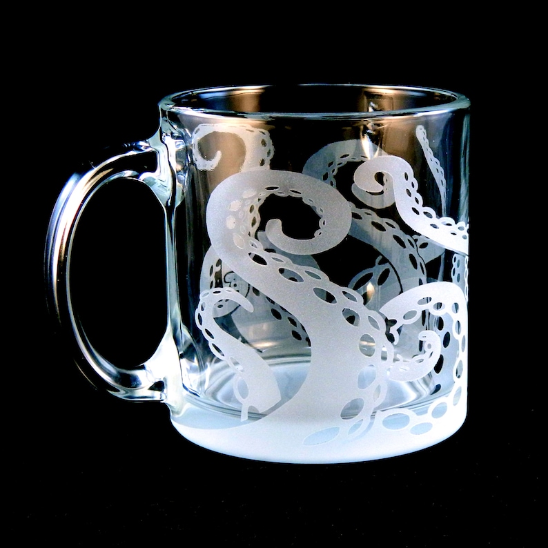 Mug pieuvre Cthulhu calmar Kraken Lovecraft céphalopodes Mug tentacules personnalisé gravé en verre image 1