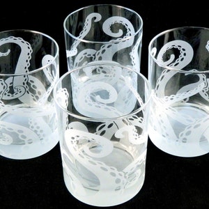 Octopus Tentacles Rocks Glasses Set of 4 Cthulhu Squid Kraken Lovecraft Cephalopod Custom Etched Tumbler Glass Barware image 2