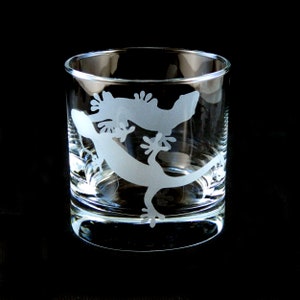 Chasing Geckos Rocks Tumbler Glass Custom Etched Glassware image 3