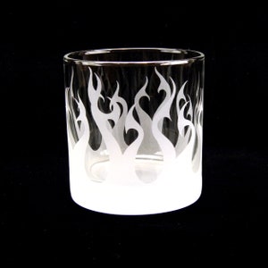 Flaming Hearts Rocks Glass Verrerie dart moderne Gobelet Lowball en verre gravé personnalisé Barware en verre unique image 3