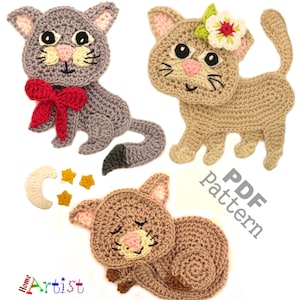 Könnte beinhalten: Drei gehäkelte Amigurumi-Katzenmuster. Die erste Katze ist grau mit einer roten Schleife, die zweite Katze ist braun mit einer Blume auf dem Kopf und die dritte Katze ist braun und schläft. Der Text "PDF pattern" ist im Bild sichtbar.