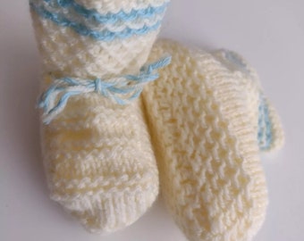 Chaussettes bébé tricotées à la main