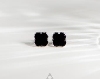 Orecchini a lobo a forma di quadrifoglio in giada onfacite di tipo A in argento sterling – Gioielli portafortuna con quattro foglie di giada