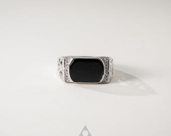 Anello con sigillo in giada verde inchiostro in argento 925, anello regolabile da uomo in giada con accenti di zirconi cubici, gioiello minimalista