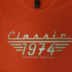 70th Birthday Shirt, Born in 1955 Classic Car Lover, Limited Edition Dad Birthday Gift T Shirt, Grandpa Turning Seventy, man birthday gift zdjęcie 5