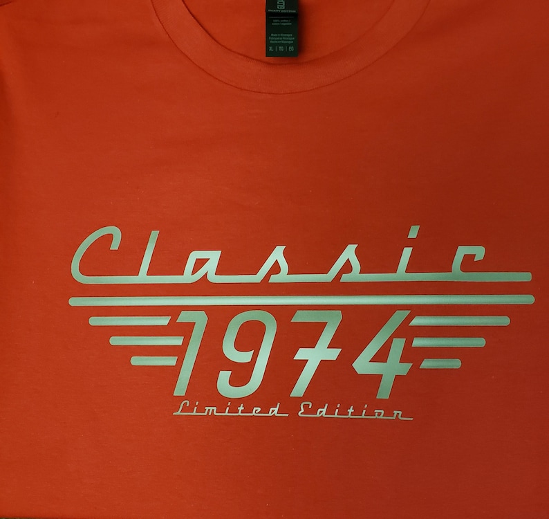 70th Birthday Shirt, Born in 1955 Classic Car Lover, Limited Edition Dad Birthday Gift T Shirt, Grandpa Turning Seventy, man birthday gift zdjęcie 5