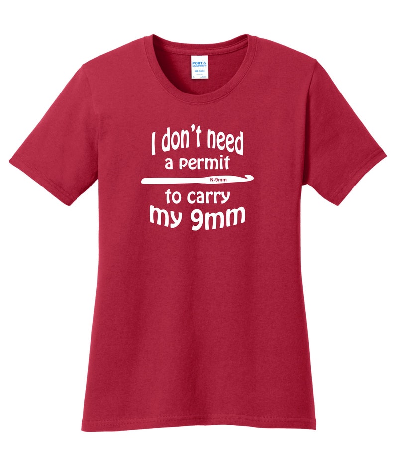 T-shirt drôle au crochet, humour sur les armes à feu, Tshirt en laine, cadeau insolite image 4