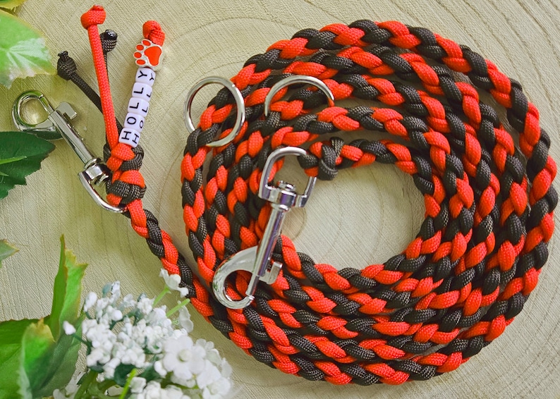 Hundeleine Paracord individuell gestaltbar Wunschleine Leine rund geflochten schwarz silber rosegold Bild 1