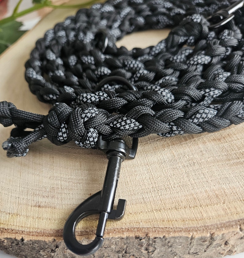 Hundeleine Paracord individuell gestaltbar Wunschleine Leine rund geflochten schwarz silber rosegold Bild 3