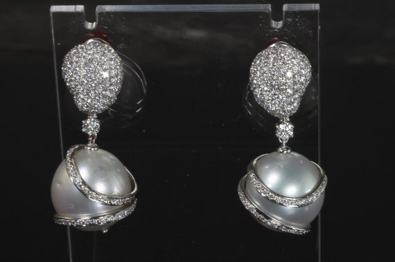 Spectacular celestial vintage 14K white gold, diamond and huge south sea pearl earrings, over the top! luxury, elegant sparkles