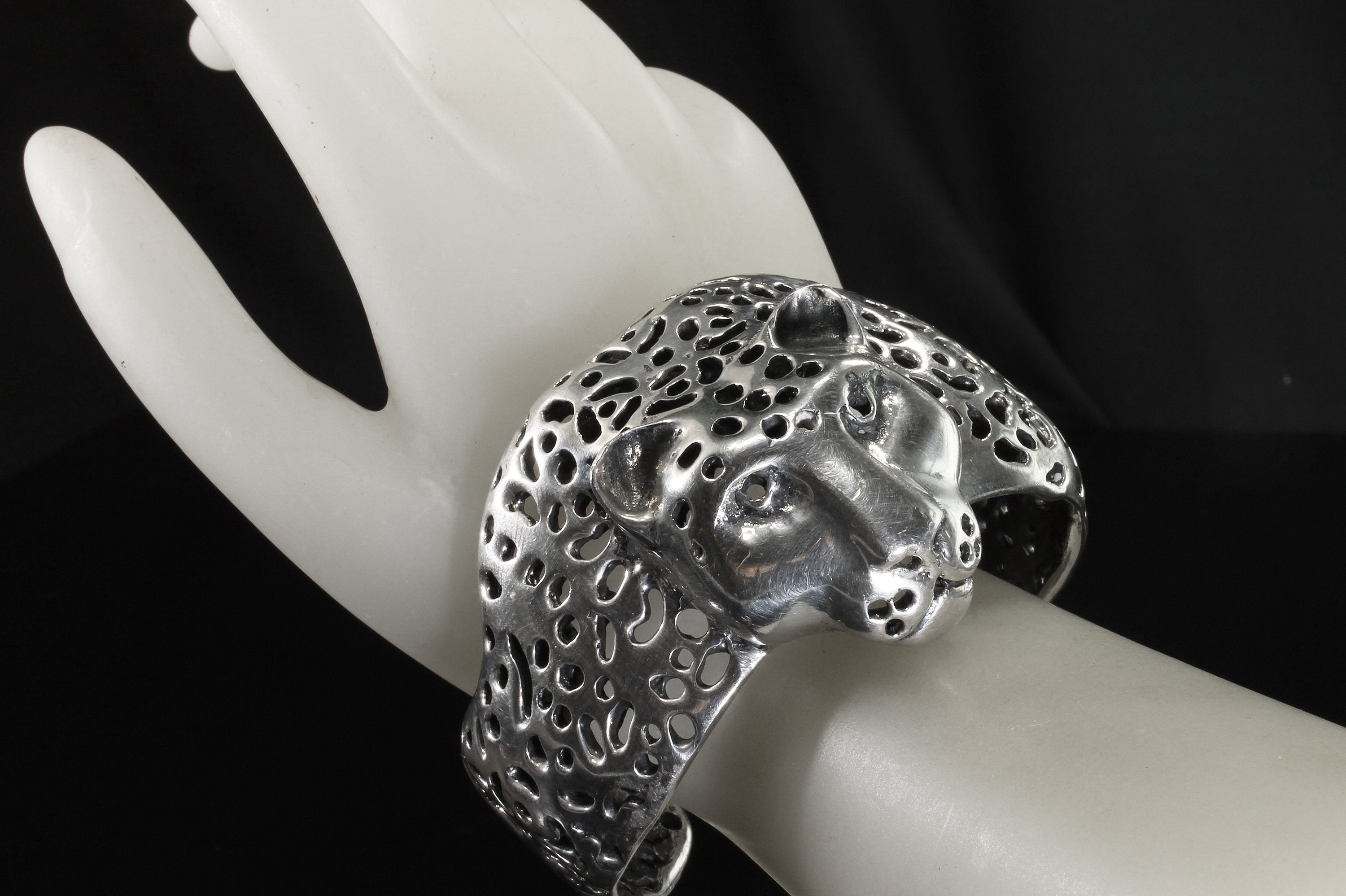 ORRA Pt 950 Platinum Charm Bracelet : Amazon.in: Jewellery