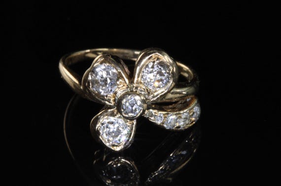 Vintage shamrock .85ctw diamond 14K yellow gold ring, luck o'the Irish!