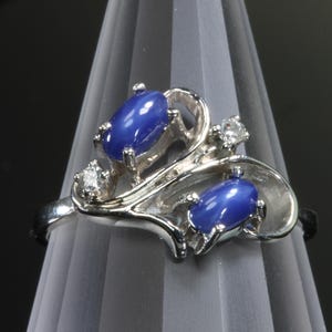 Vintage asymmetrischer Ring aus 10K Weißgold mit Sternsaphir und Diamant, femininer Schmuck, Geschenk für Sie
