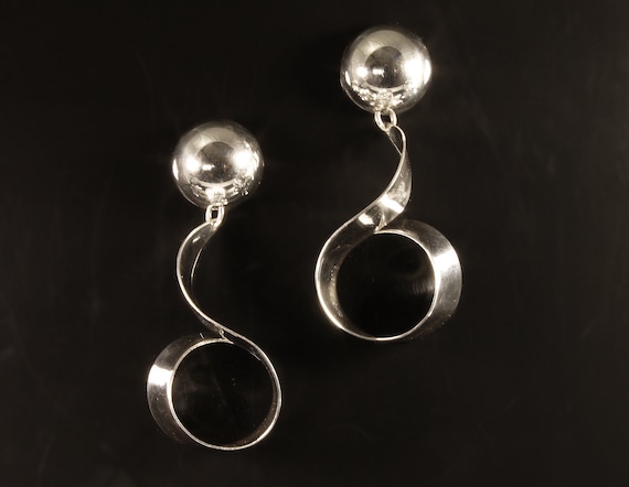 Vintage swirly Taxco 925 sterling silver earrings, hecho en Mexico, modernistic, trendy, instant favorites!