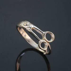 Handmade Ladies Pinkie Scissor Ring ©, 14K yellow gold, hair dresser, hair stylist, beautician, hair cut, seamstress, shears