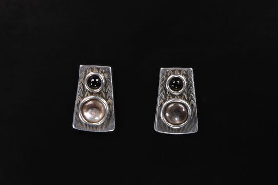 Vintage Steve Stamas sterling silver, black onyx and black mother of pearl stud earrings, everyday wear, collectible estate jewelry,