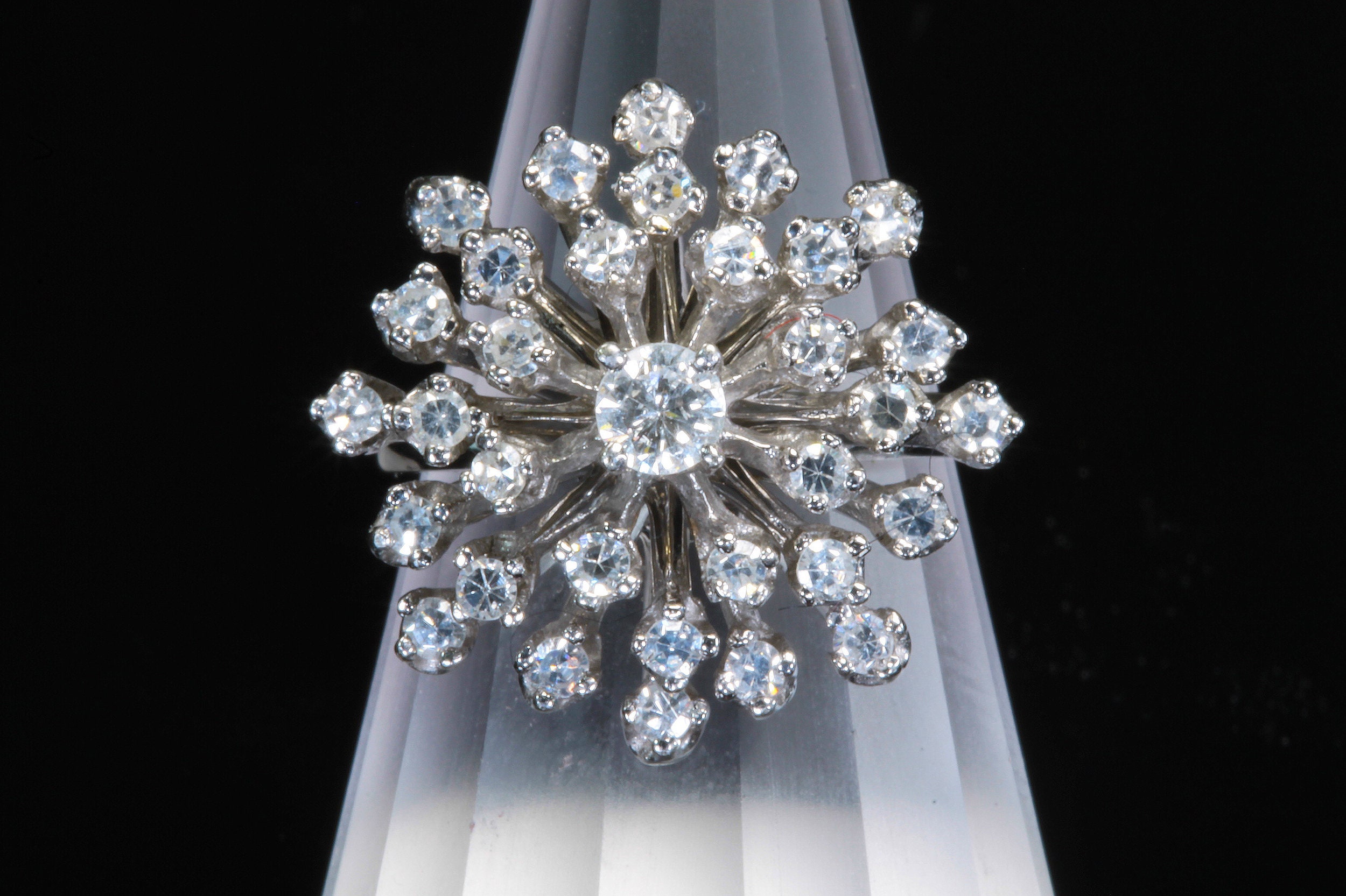 Vintage diamond shop starburst ring