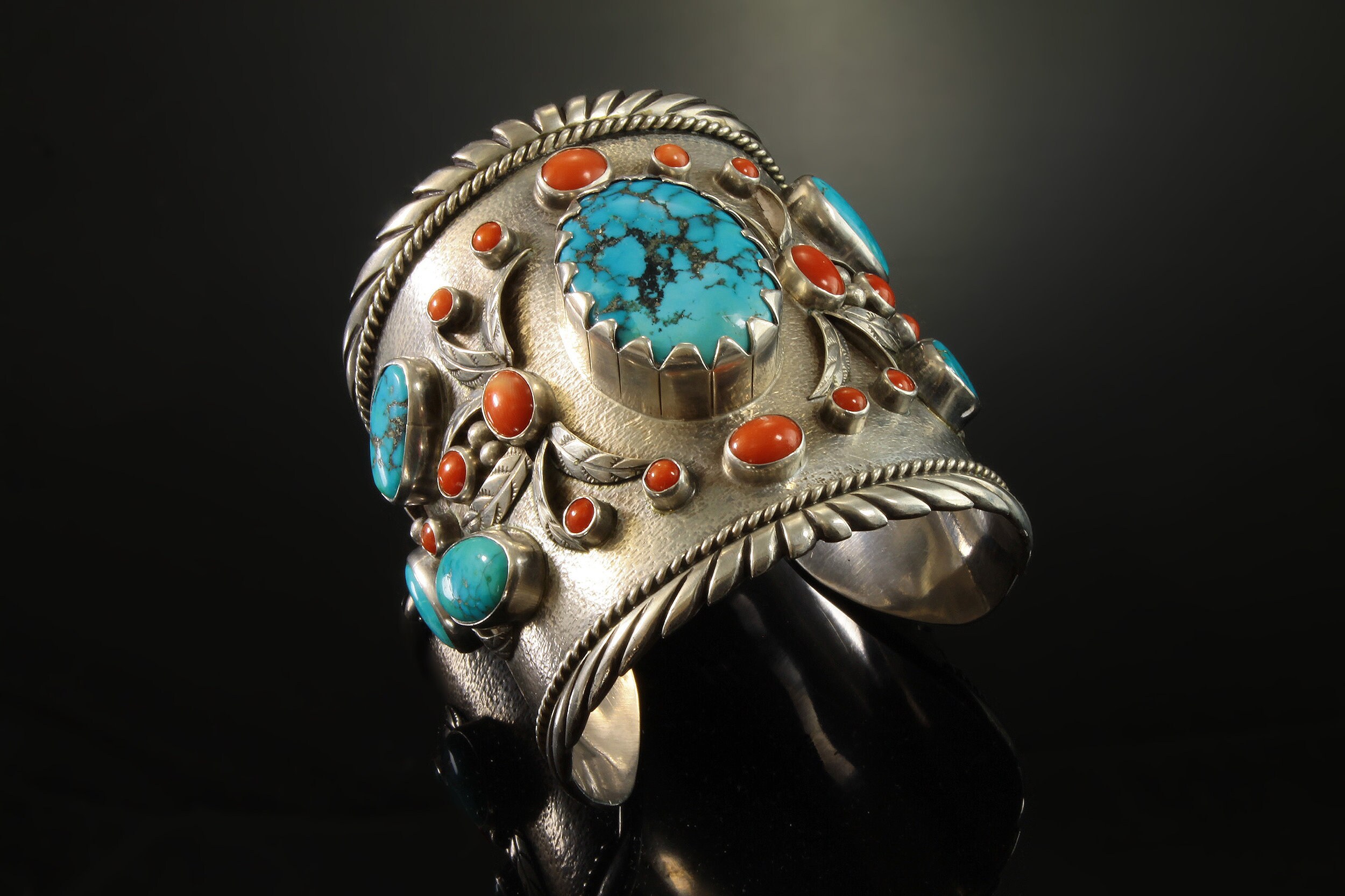 Outstanding Vintage Native American Navajo Turquoise Coral Sterling Silver Ring Outstanding Vintage Native American Navajo Turquoise Coral Sterling Silver Ring