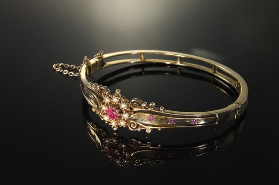 Vintage Victorian style revival 14K yellow gold, ruby and pearl bracelet, for a small wrist, feminine estate jewelry
