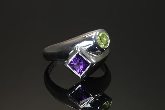 Handmade Sterling silver round peridot and square amethyst ring, geometric shapes, unisex jewelry, colorful!