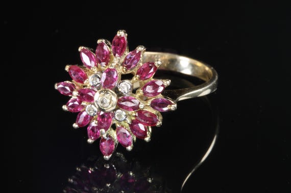 Fireworks for your finger! Vintage 14K yellow gold Ruby and diamond ring