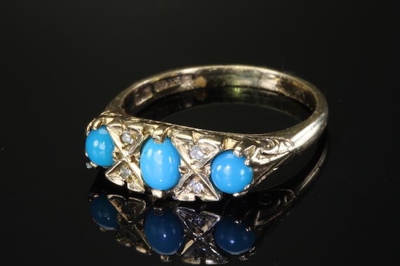 Vintage/Antique turquoise and diamond 9K yellow gold ring