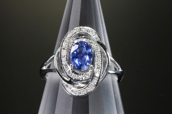 Vintage Galactical! 18K white gold tanzanite and diamond ring