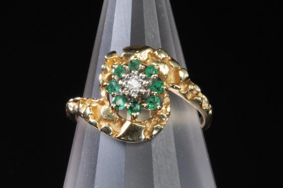 Vintage ladies 14K yellow gold nugget ring with emerald and diamond flower, green gemstone May birthstone, feminine estate jewelry