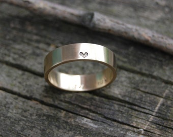 Little, little bit of Heart Yellow Gold Wedding Band, Unisex wedding band, simple petite band, female wedding ring