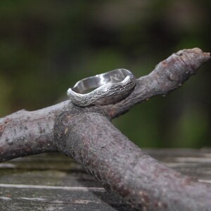The Single Tree Vine Sterling Silver Band