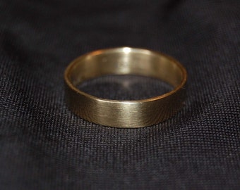 5mm Yellow Gold Plain Wedding Band-size 10 with engraving