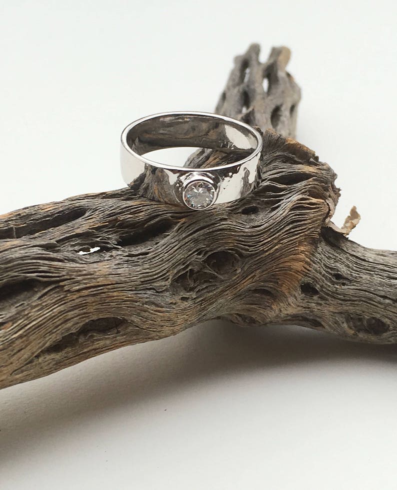 Hammered Diamond Engagement Ring, Handmade 4.5 MM Diamond 14kt Hammered Diamond Engagement Ring, Handmade 4.5 MM Diamond 14kt