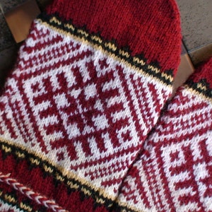 PDF Knitting Pattern Latvian Mittens image 3