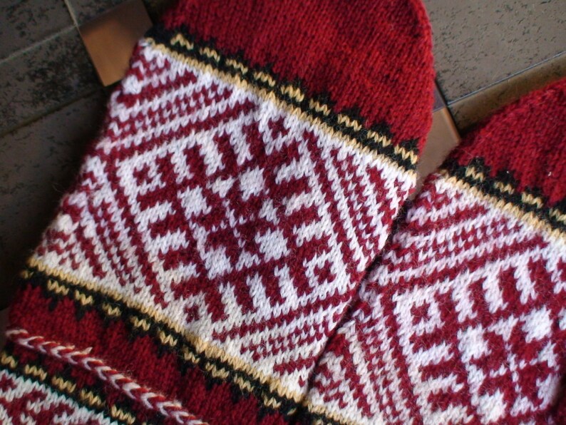 PDF Knitting Pattern Latvian Mittens image 3