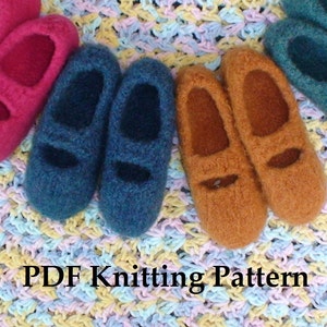 PDF Knitting Pattern - Tiny Tea Time Slippers