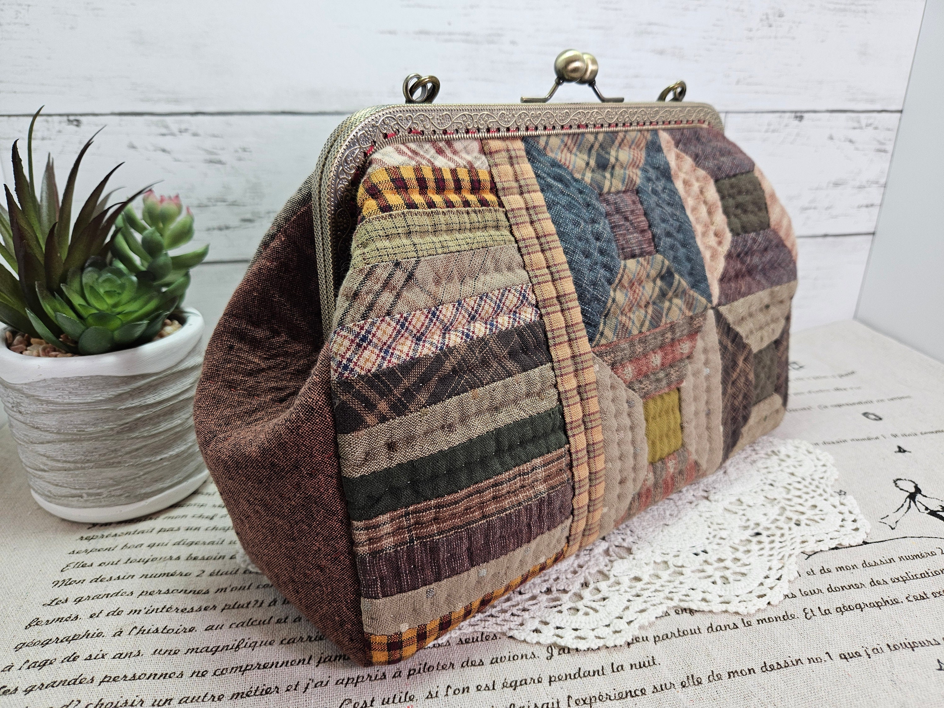 Handmade Patchwork Quilted Bag, Japanese Cotton Fabric, Kisslock